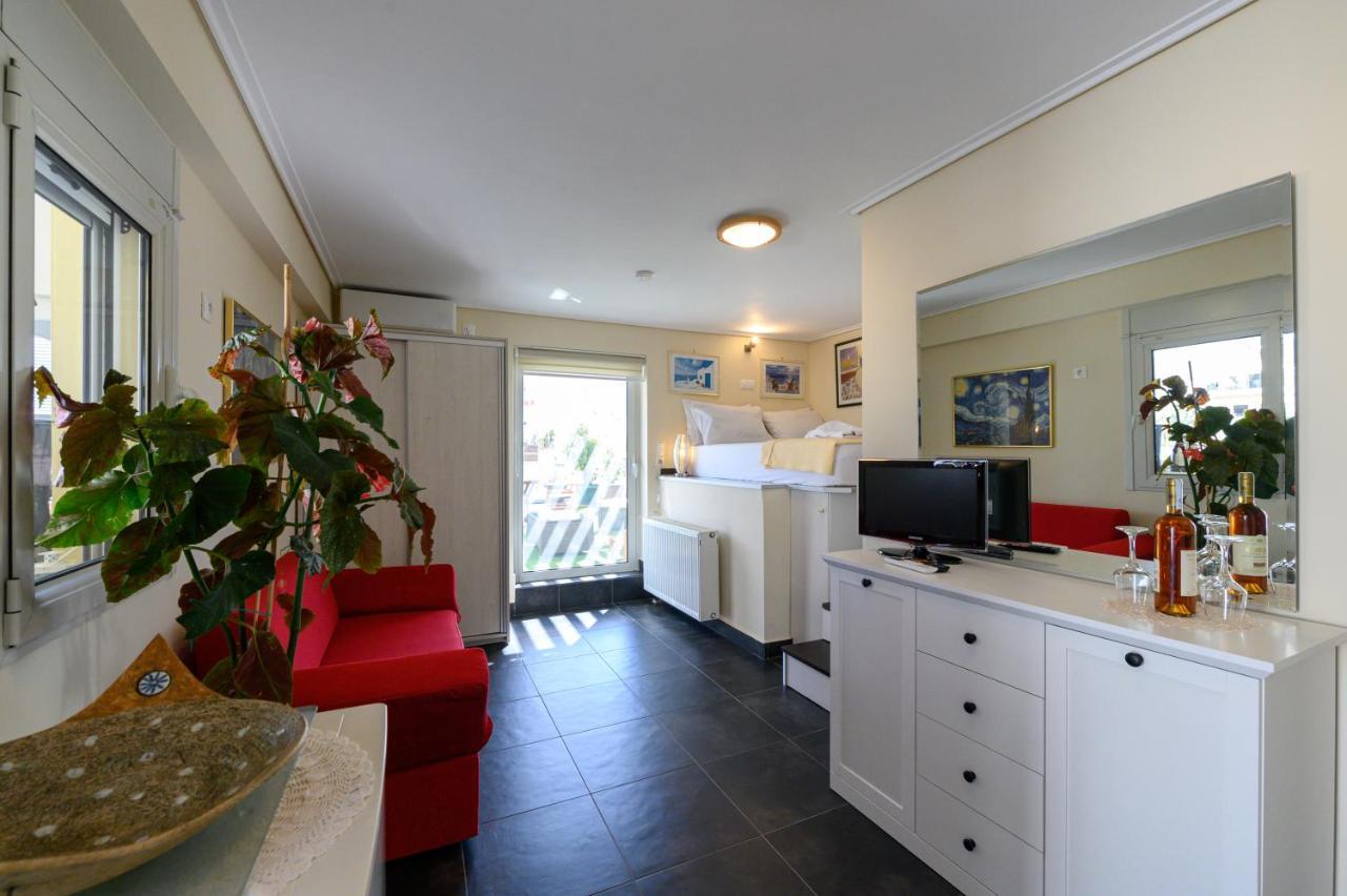 Myrto Luxurious Top Floor Studio กาลามาตา ภายนอก รูปภาพ